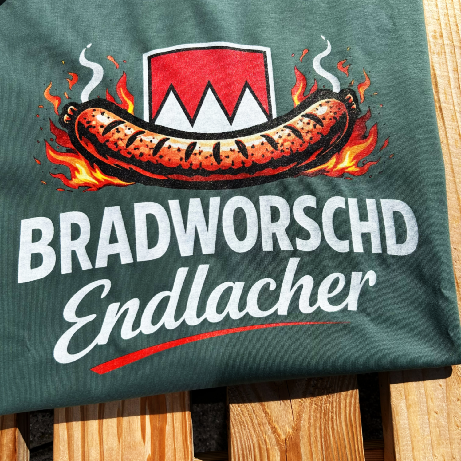 Bradworschd Endlacher T-Shirt Bratwurst Grillen Shirt Franken Frankenstyle Fränkische T-Shirts Nürnberg Bamberg Coburg Herzogenaurach Tasche aus Franken Fränkische Mitbringsel Würzburg Fränkische Geschenke