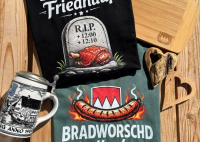 Bradworschd Endlacher T-Shirt Bratwurst Grillen Shirt Franken Frankenstyle Fränkische T-Shirts Nürnberg Bamberg Coburg Herzogenaurach Tasche aus Franken Fränkische Mitbringsel Würzburg Fränkische Geschenke