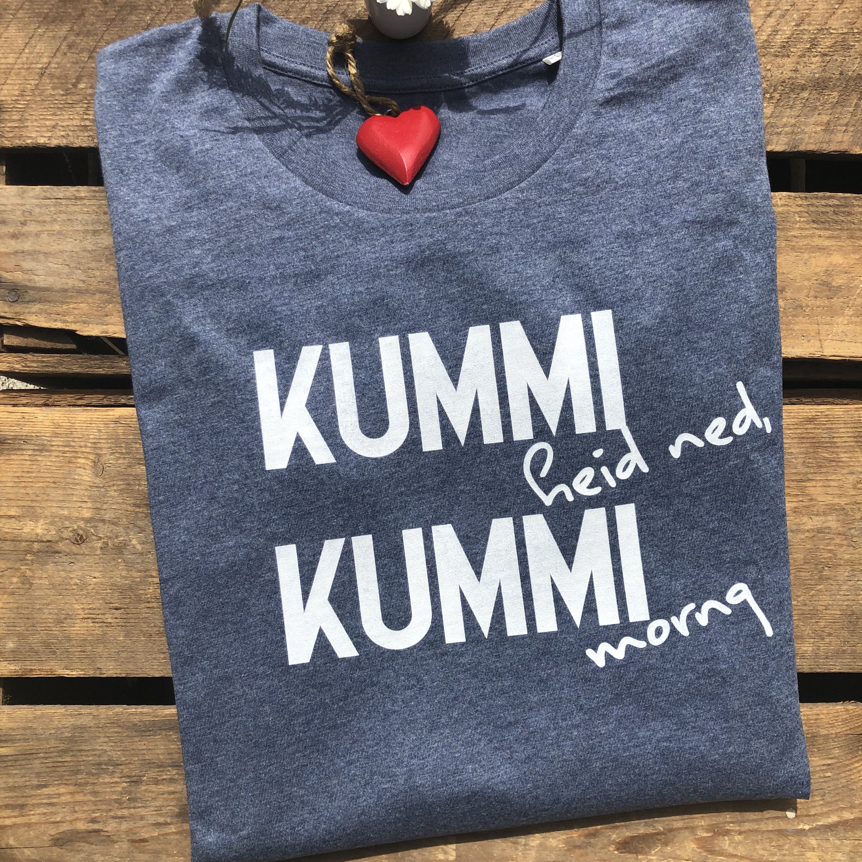 Kummi heid ned kummi morgn T-Shirt Frankenstyle Fränkische Geschenke und MitbringselFränkische Shirts annather Story Shop Nürnberg Erlangen Coburg Herzogenaurach Fränkische Schweiz Bamberg Fürth Bayreuth Coburg Shop Mode
