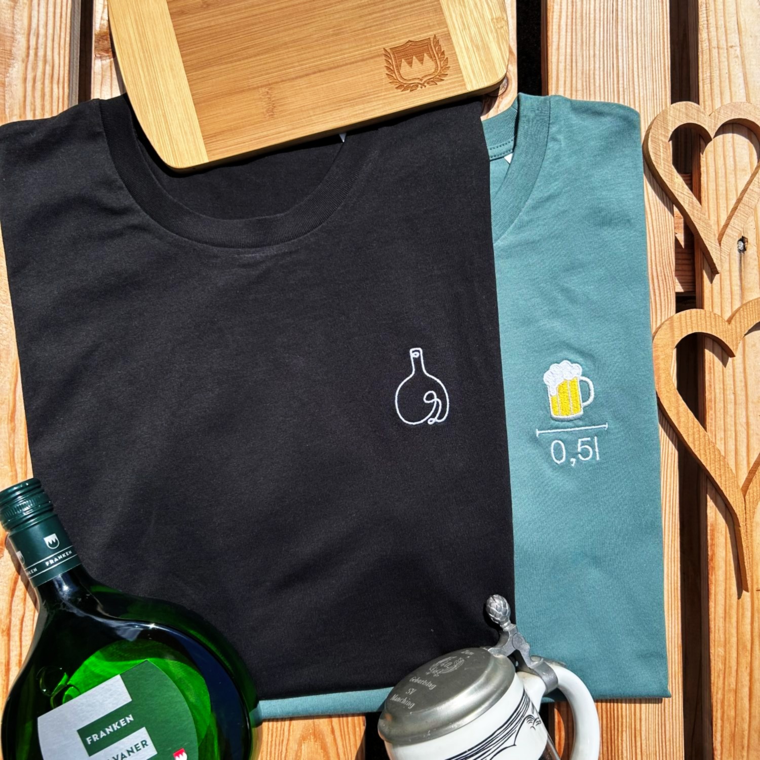 Fränkisches T-Shirt Wein Bocksbeutel Frankenwein Shirts von Frankenstyle Fränkische Weinshirts Würzburg Nürnberg annather Story Coburg Frankenwein Bayreuth Fränkische Schweiz Erlangen Bamberg Fürth Wein Shop