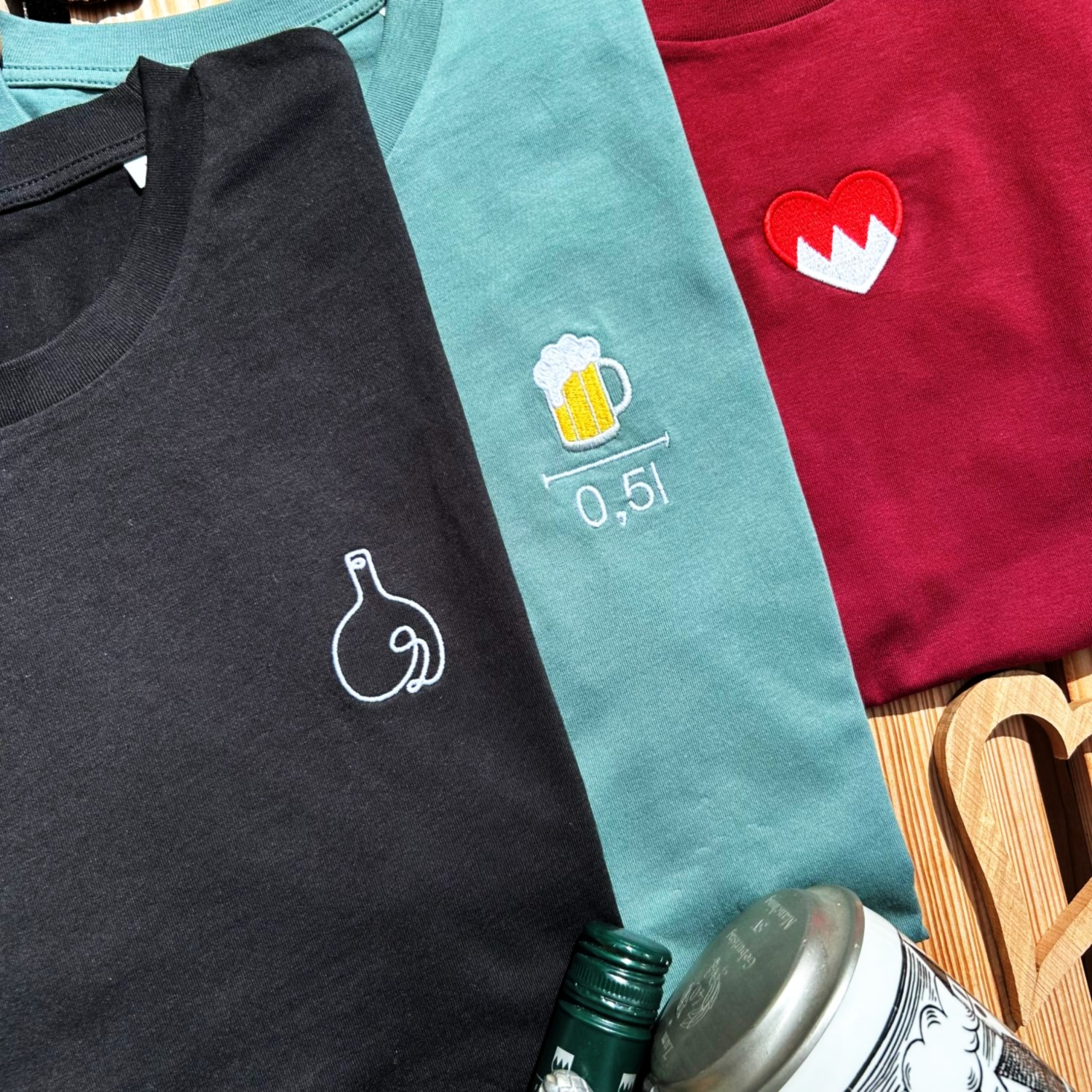 Fränkisches T-Shirt Wein Bocksbeutel Frankenwein Shirts von Frankenstyle Fränkische Weinshirts Würzburg Nürnberg annather Story Coburg Frankenwein Bayreuth Fränkische Schweiz Erlangen Bamberg Fürth Wein Shop