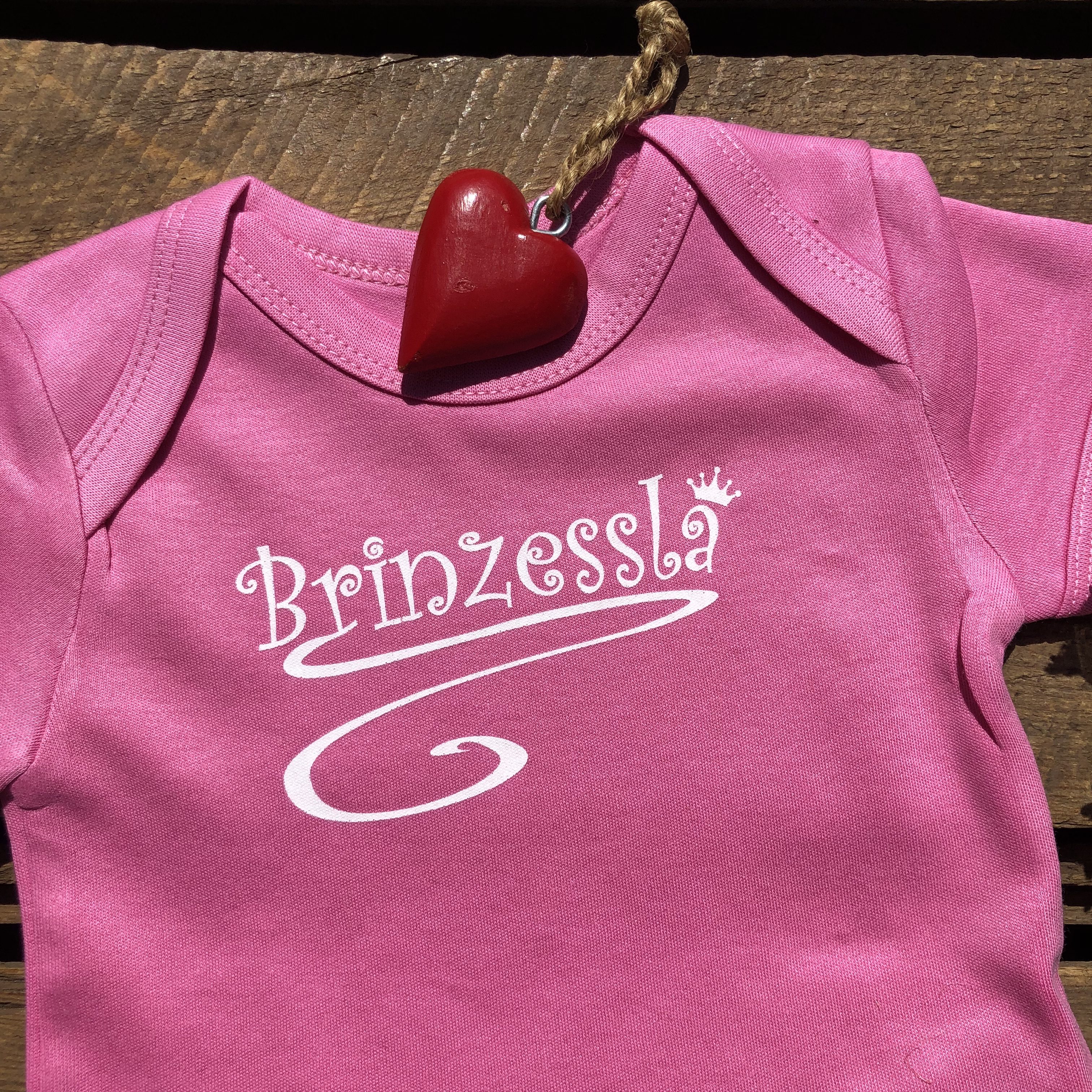 Brinzessla Baby Body Franken von Frankenstyle Fränkische Babysachen Babykleidung Shop Nürnberg Würzburg Erlangen Bamberg Bayreuth Fürth Herzogenaurach Coburg Baby