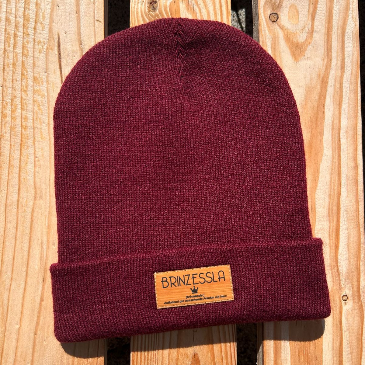 Brinzessla Mütze von Frankenstyle Fränkische Mützen und Beanies Fränkische Geschenke und typisch fränkische Weihnachtsgeschenke Fränkische Strickmütze Winter Prinzessin