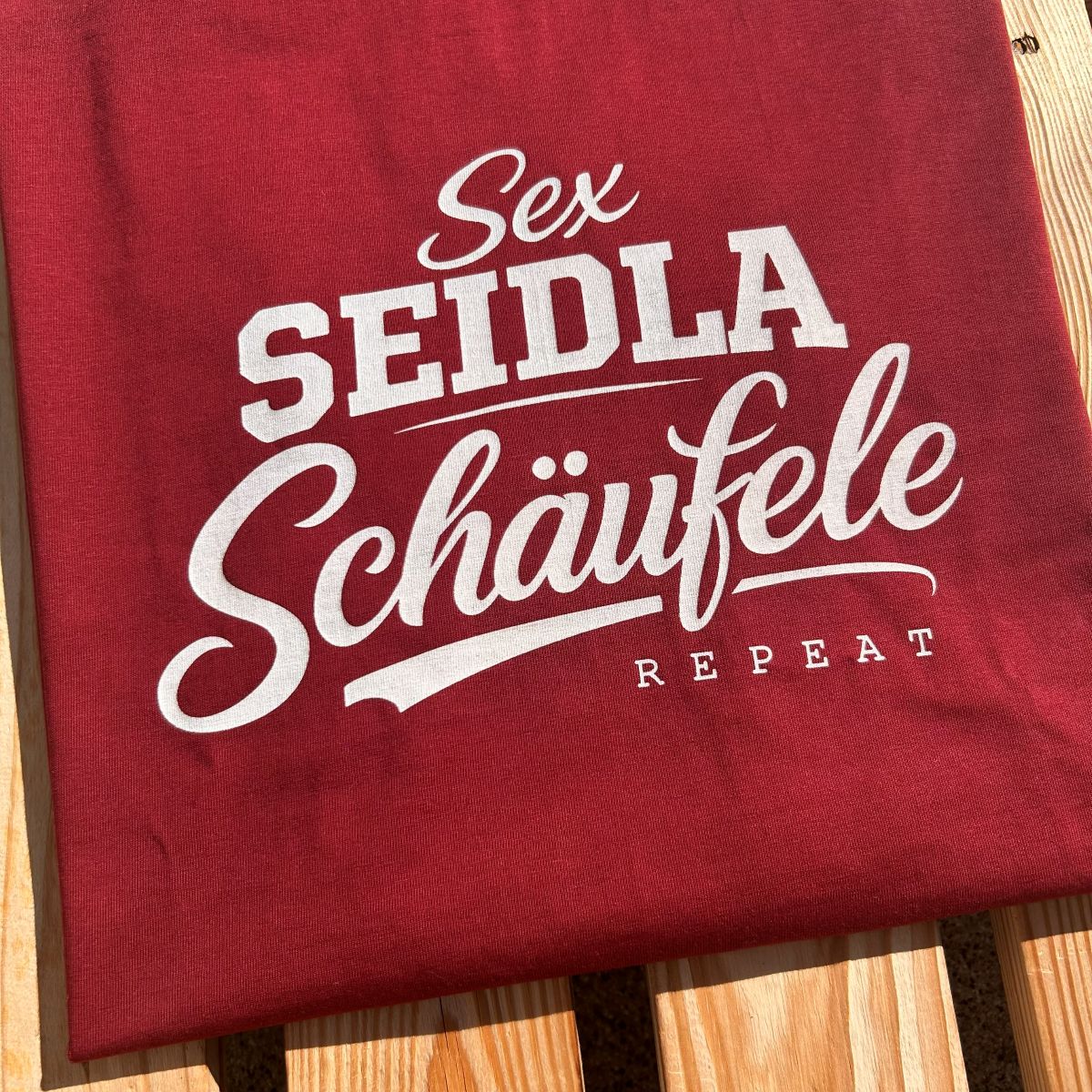 Sex Seidla Schäufele T-Shirt Frankenstyle Fränkische T-Shirts Tradition Essen Lifestyle Fränkisches Bierkeller und Weinkeller Fränkisches Essen und Rezepte Franken Mode Nürnberg Erlangen Fränkische Schweiz Bayreuth Würzburg Coburg Bamberg Shop