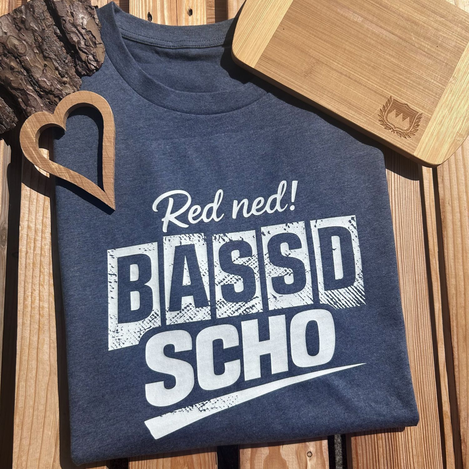 Red NEd Bassd Scho T-Shirt Frankenstyle Fränkische Shirts Franken Geschenke und Mitbringsel Fränkische Mode Nürnberg Würzburg Erlangen Bamberg annather Story Fürth Coburg Bayreuth Shop