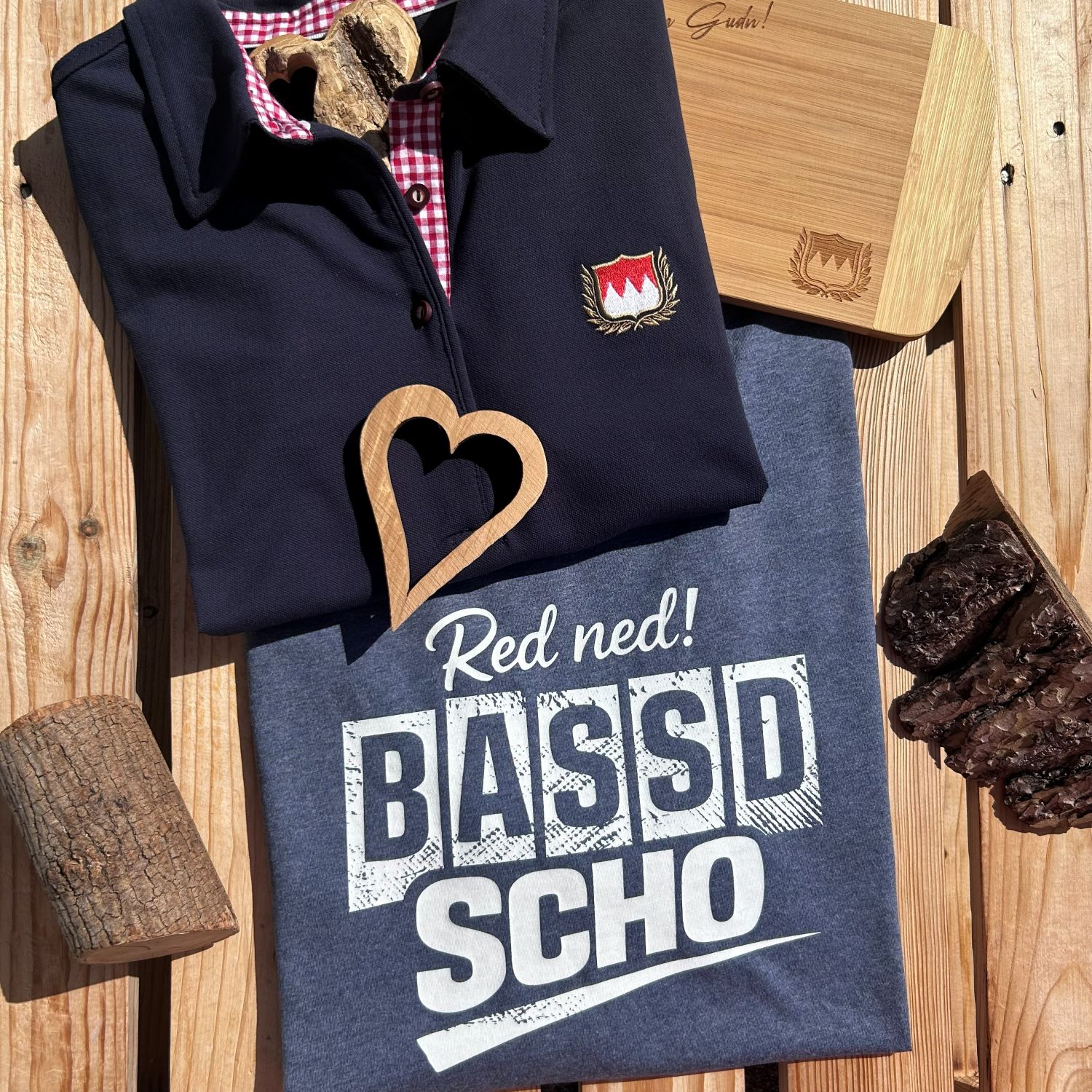 Red NEd Bassd Scho T-Shirt Frankenstyle Fränkische Shirts Franken Geschenke und Mitbringsel Fränkische Mode Nürnberg Würzburg Erlangen Bamberg annather Story Fürth Coburg Bayreuth Shop